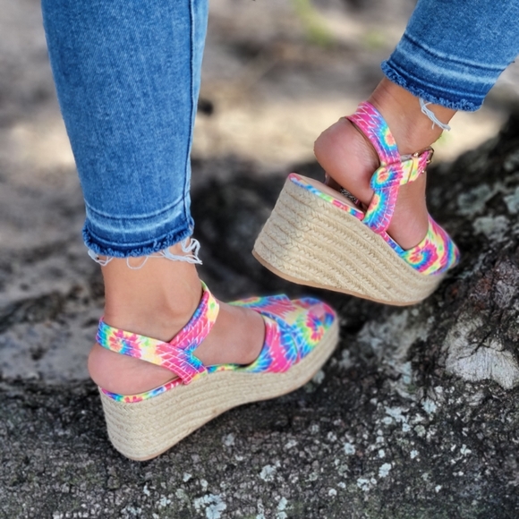 Vibrant Tie-Dye Espadrille Wedges - Picture 6 of 8